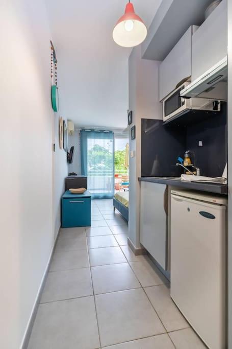 Flamboyant - Studio 2 Personnes Avec Lit De Qualite Hoteliere Separable Pour Couple Ou Amis Avec Tres Belle Terrasse A 12 Min A Pied Ou 4 Min En Voiture Du Lagon De L'Ermitage - St Gilles Les Bains Ла-Салин-ле-Бен Экстерьер фото